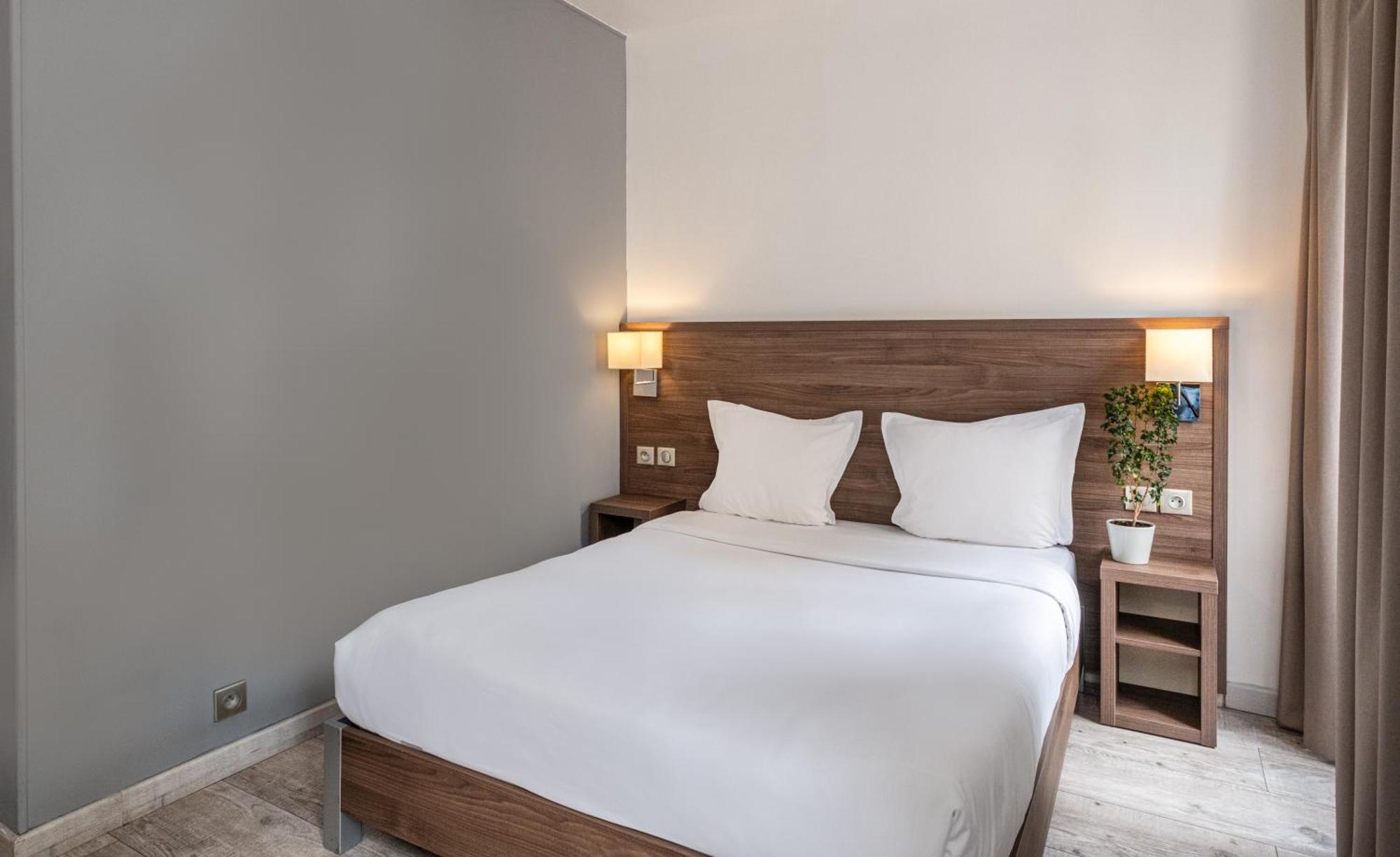 Hotel la Perle Montparnasse Paris Bagian luar foto