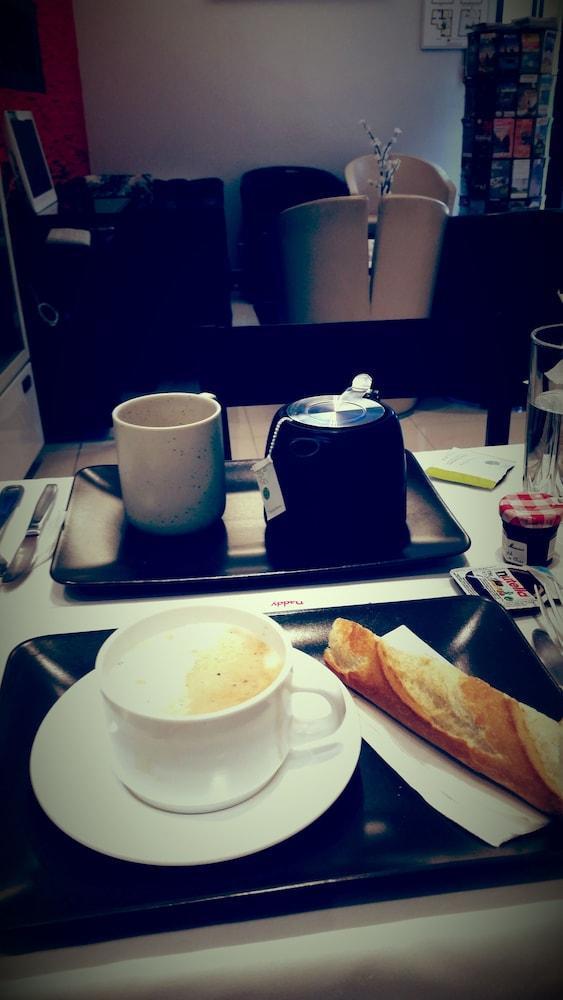 Hotel la Perle Montparnasse Paris Bagian luar foto