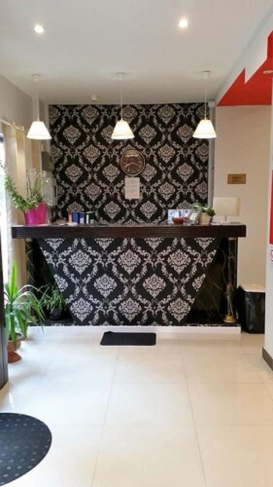 Hotel la Perle Montparnasse Paris Bagian luar foto
